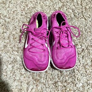 NIKE Fly Knit Pink Shoes